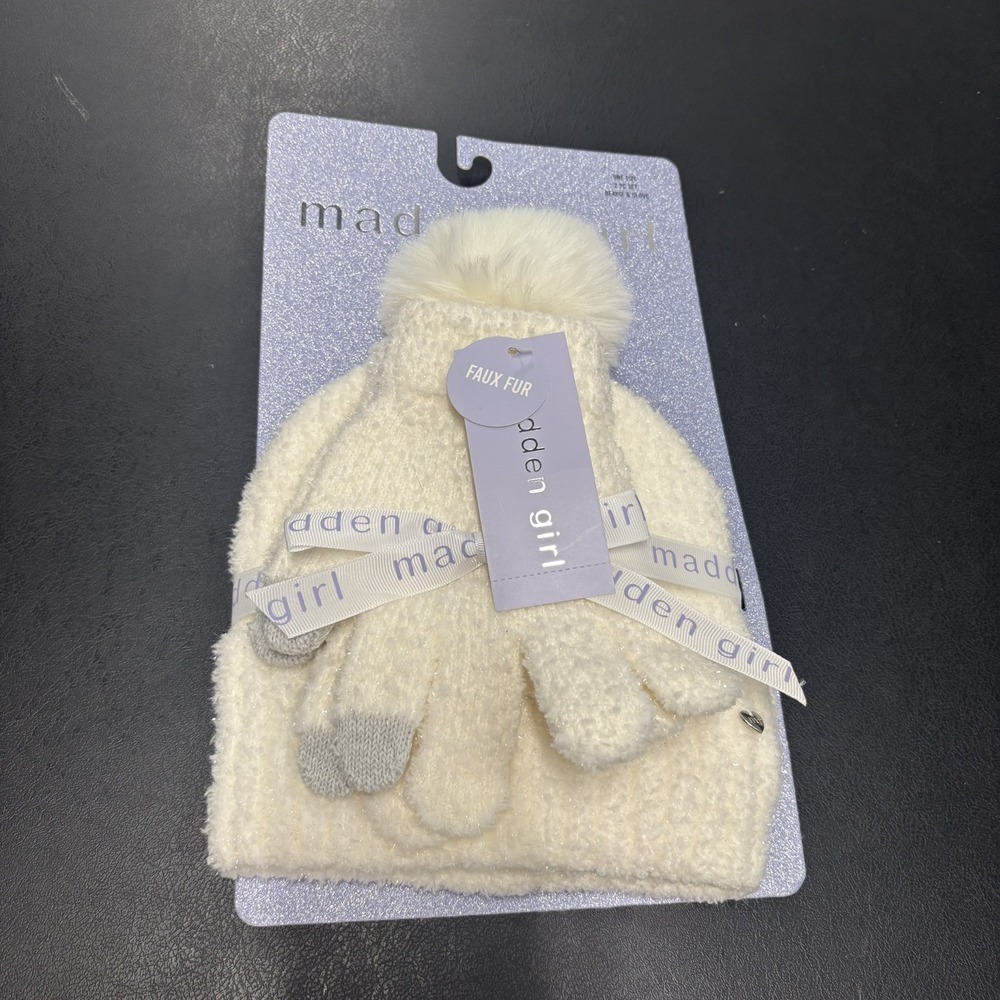 Madden Girl Faux Fur 2 Piece Set White Hat Gloves One Size New With Tags